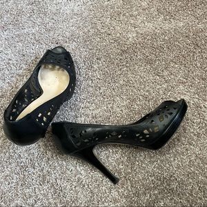 Used but only been worn a few times. Size 9